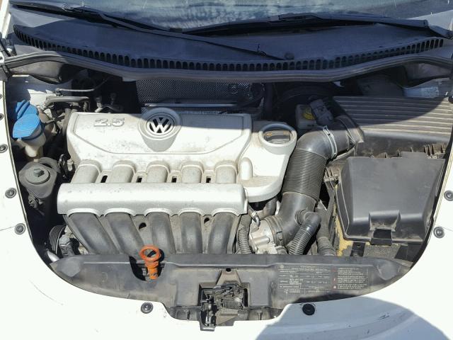 3VWPW3AG7AM029128 - 2010 VOLKSWAGEN NEW BEETLE 白色 照片 7