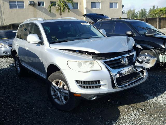 WVGBE77L89D017391 - 2009 VOLKSWAGEN TOUAREG 2 SILVER photo 1