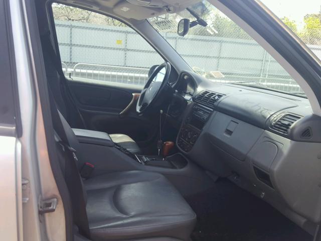 4JGAB72E1XA068890 - 1999 MERCEDES-BENZ ML 430 银色 照片 5