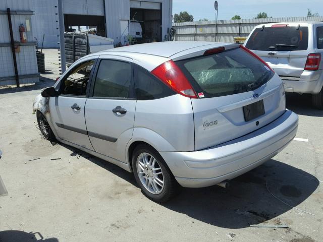 3FAFP37Z73R151665 - 2003 FORD FOCUS ZX5 GRAY photo 3