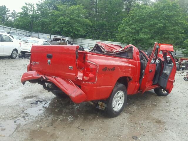 1D7HW48N85S156152 - 2005 DODGE DAKOTA RED photo 4