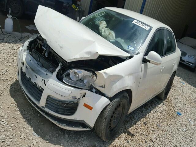 3VWGF71KX7M196040 - 2007 VOLKSWAGEN JETTA WHITE photo 2