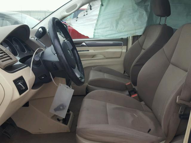 2V8HW34199R500414 - 2009 VOLKSWAGEN ROUTAN SE WHITE photo 5