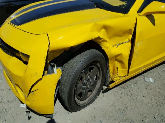 2G1FA1E33D9115793 - 2013 CHEVROLET CAMARO LS YELLOW photo 9