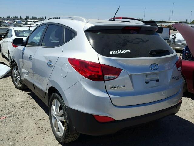 KM8JU3AC4DU671412 - 2013 HYUNDAI TUCSON GLS SILVER photo 3