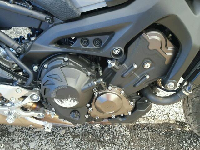 JYARN33E1GA011574 - 2016 YAMAHA FZ09 GRAY photo 7