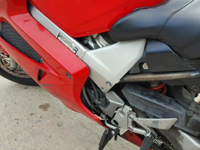 JH2RC46172M401263 - 2002 HONDA VFR800 RED photo 9