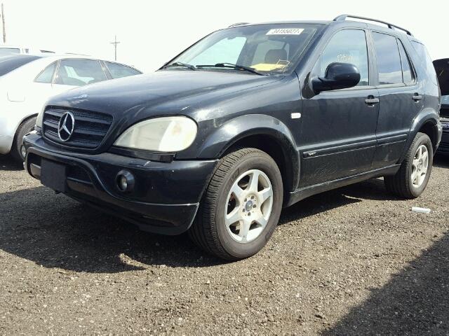 4JGAB54E71A287250 - 2001 MERCEDES-BENZ ML 320 BLACK photo 2