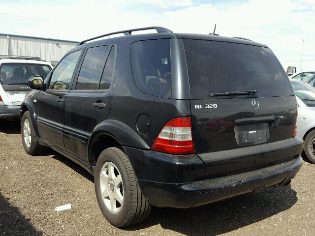 4JGAB54E71A287250 - 2001 MERCEDES-BENZ ML 320 BLACK photo 3