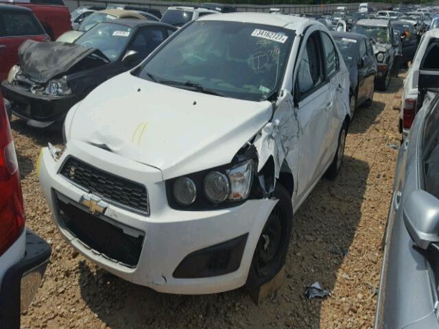 1G1JA5SH0D4114735 - 2013 CHEVROLET SONIC LS თეთრი ფოტო 2