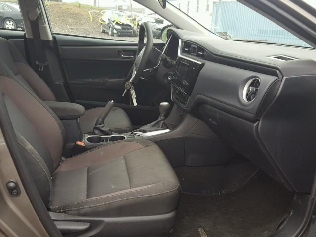 2T1BPRHE6HC892801 - 2017 TOYOTA COROLLA LE 灰色 照片 5