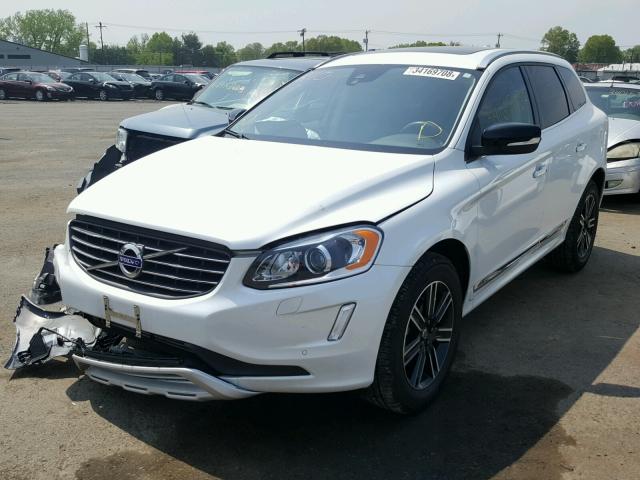 YV440MRR4H2091653 - 2017 VOLVO XC60 T5 WHITE photo 2