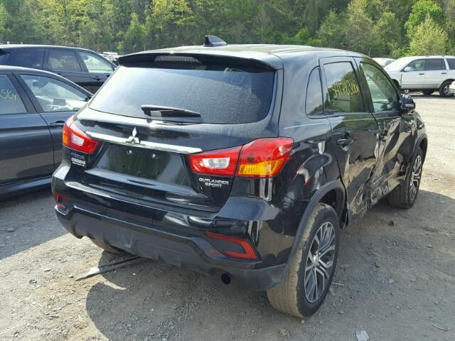 JA4AP3AU5JZ010372 - 2018 MITSUBISHI OUTLANDER BLACK photo 4