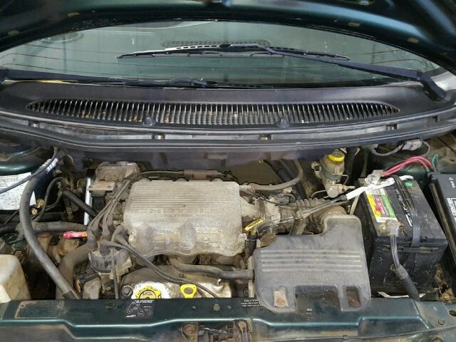 2B4FP2538WR703796 - 1998 DODGE CARAVAN GREEN photo 7