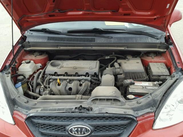 KNAFG525X87197349 - 2008 KIA RONDO BASE RED photo 7