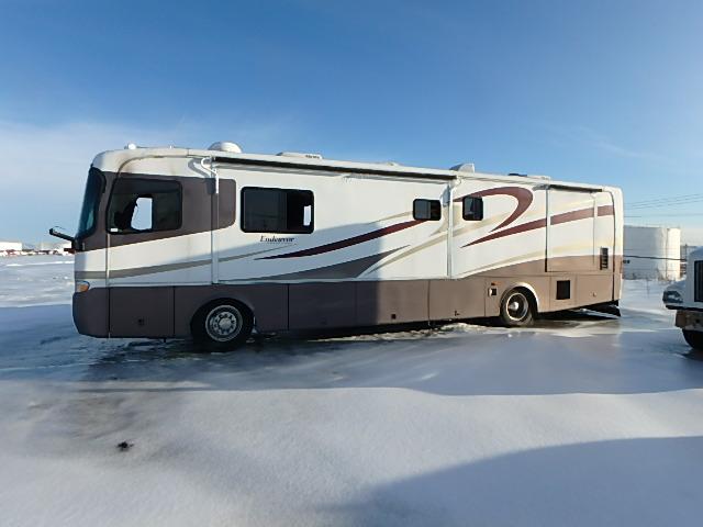 1RF12051012011644 - 2001 ROADMASTER RAIL DYANASTER WHITE photo 10