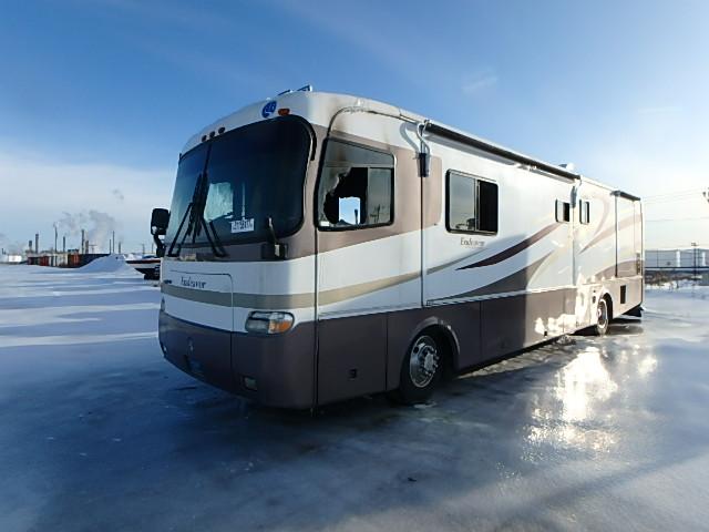 1RF12051012011644 - 2001 ROADMASTER RAIL DYANASTER WHITE photo 2