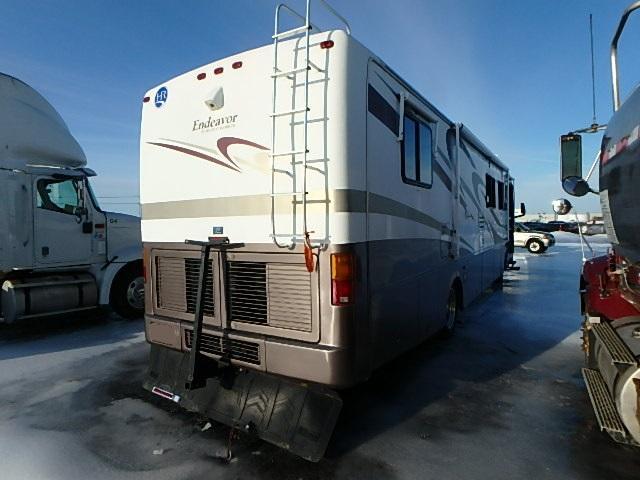 1RF12051012011644 - 2001 ROADMASTER RAIL DYANASTER WHITE photo 4