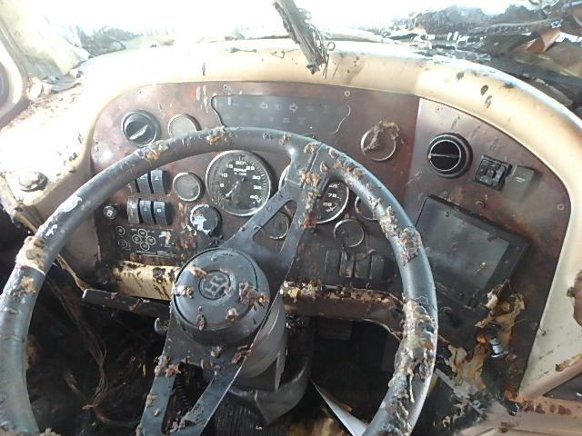 1RF12051012011644 - 2001 ROADMASTER RAIL DYANASTER WHITE photo 8