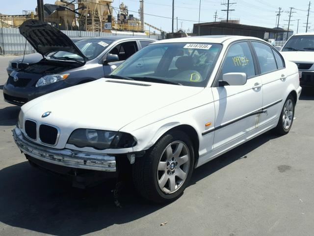 WBAAM3346YFP78589 - 2000 BMW 323 I WHITE photo 2