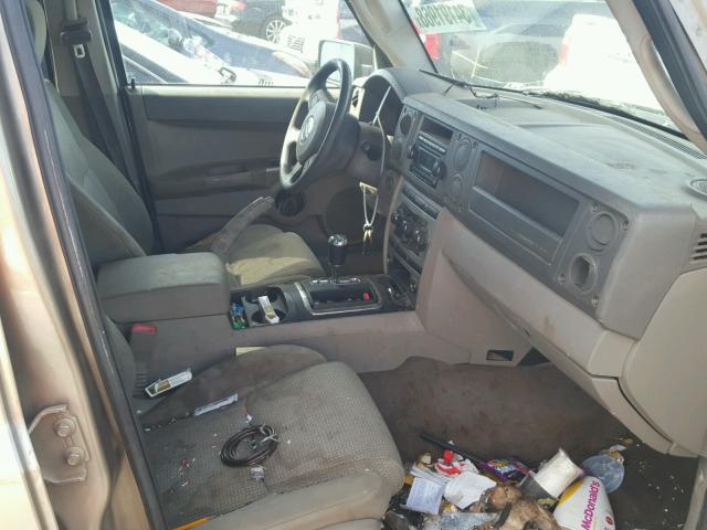 1J8HG48K36C257665 - 2006 JEEP COMMANDER TAN photo 5