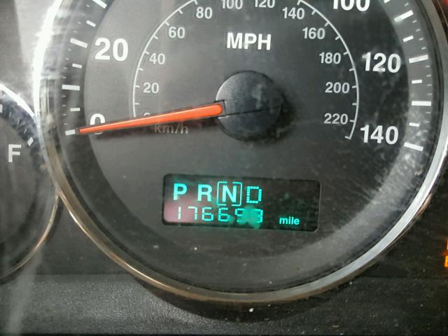 1J8HG48K36C257665 - 2006 JEEP COMMANDER TAN photo 8