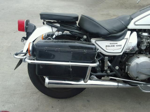 JKAKZCP22YB518421 - 2000 KAWASAKI KZ1000 P WHITE photo 6