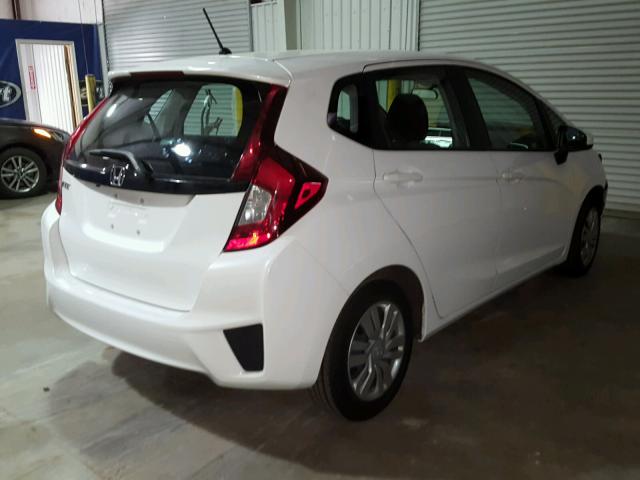 3HGGK5H50FM716412 - 2015 HONDA FIT LX أبيض صورة 4