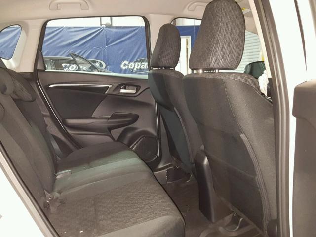 3HGGK5H50FM716412 - 2015 HONDA FIT LX أبيض صورة 6