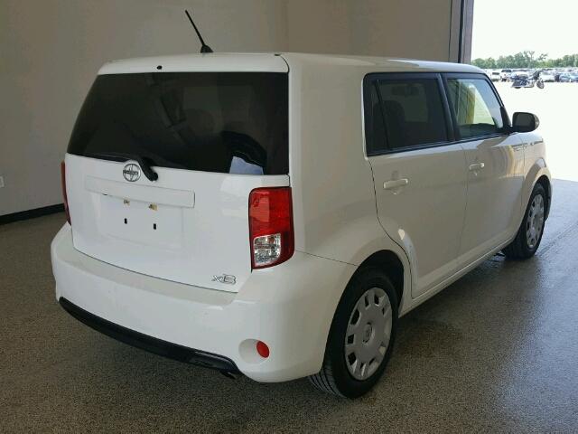 JTLZE4FE6FJ072086 - 2015 TOYOTA SCION XB თეთრი ფოტო 4