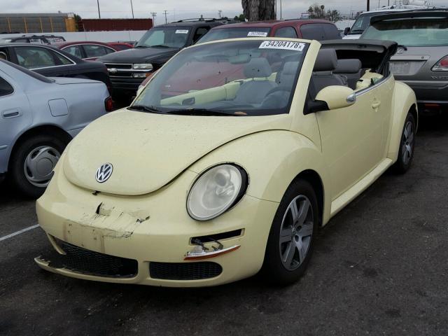 3VWPF31Y06M302927 - 2006 VOLKSWAGEN NEW BEETLE ყვითელი ფოტო 2