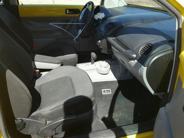 3VWCB21C32M438231 - 2002 VOLKSWAGEN NEW BEETLE 黄色 照片 5
