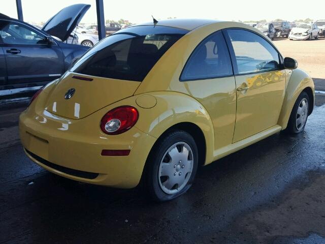 3VWPG3AG6AM020871 - 2010 VOLKSWAGEN NEW BEETLE YELLOW photo 4