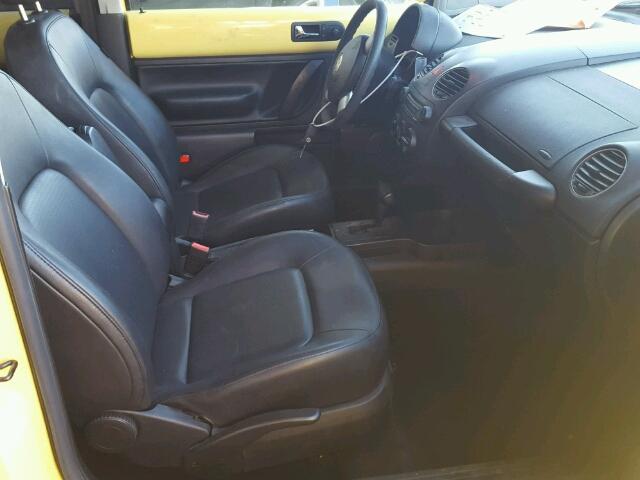 3VWPG3AG6AM020871 - 2010 VOLKSWAGEN NEW BEETLE 黄色 照片 5