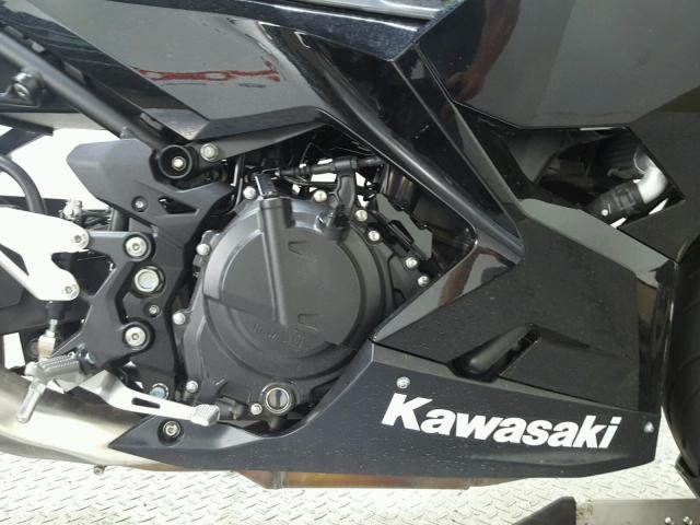 JKAEXKG13JDA02635 - 2018 KAWASAKI EX400 BLACK photo 12