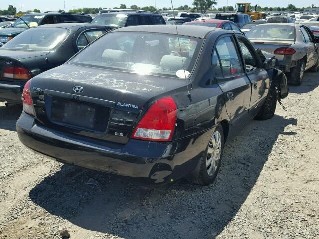 KMHDN45D52U317138 - 2002 HYUNDAI ELANTRA BLACK photo 4