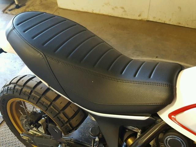 ZDMKAFBMXHB001637 - 2017 DUCATI SCRAMBLER WHITE photo 6