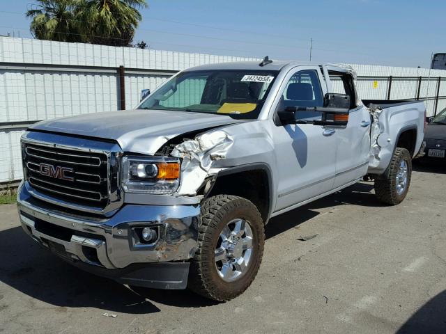 1GT12TE82GF231679 - 2016 GMC SIERRA K25 SILVER photo 2