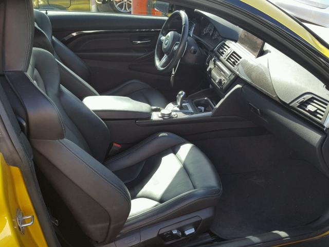 WBS3R9C56GK338301 - 2016 BMW M4 YELLOW photo 5