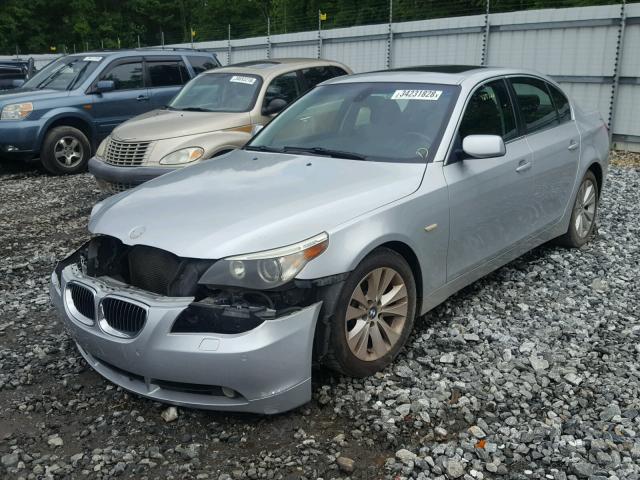 WBANB33595B116508 - 2005 BMW 545 I SILVER photo 2