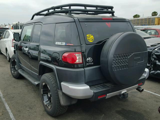 JTEBU11F870024347 - 2007 TOYOTA FJ CRUISER BLACK photo 3