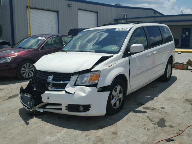 2D4RN5D11AR323590 - 2010 DODGE GRAND CARA WHITE photo 2