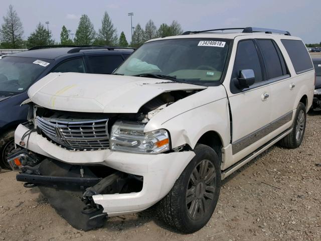 5LMFL28567LJ11828 - 2007 LINCOLN NAVIGATOR WHITE photo 2
