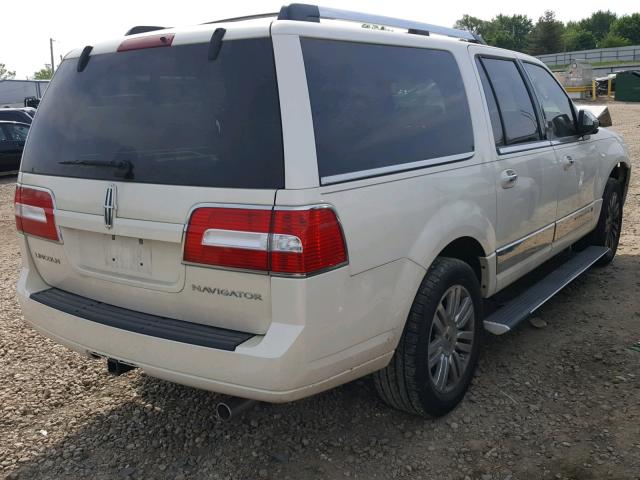 5LMFL28567LJ11828 - 2007 LINCOLN NAVIGATOR WHITE photo 4