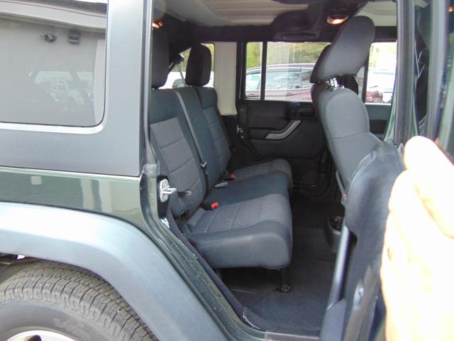 1J4BA3H13BL521049 - 2011 JEEP WRANGLER U GREEN photo 6