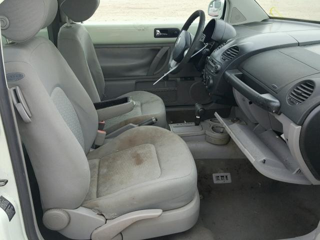 3VWCB21C22M458745 - 2002 VOLKSWAGEN NEW BEETLE 白色 照片 5