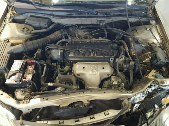 3HGCG56412G705678 - 2002 HONDA ACCORD LX GOLD photo 7