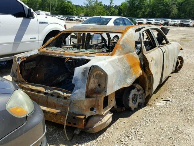 2C3LA53G16H111178 - 2006 CHRYSLER 300 TOURIN BURN photo 4