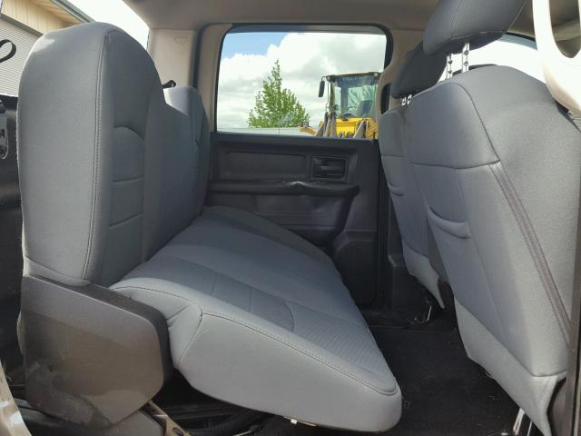 3C6UR5HL0DG615465 - 2013 RAM 2500 ST SILVER photo 6