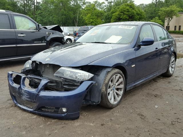 WBAPH7G57BNN05344 - 2011 BMW 328 I BLUE photo 2